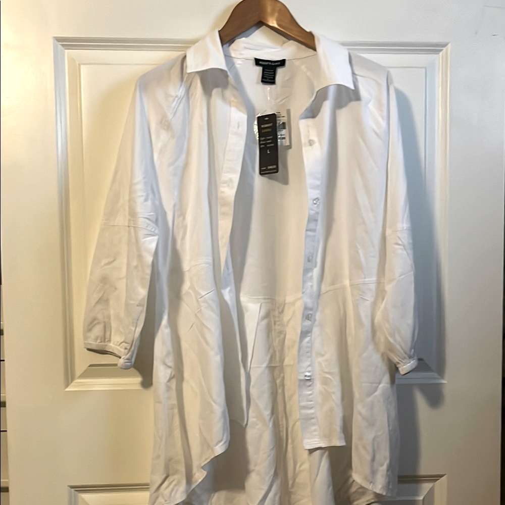 White Button-Up Hi-Low Shirt with Pleating